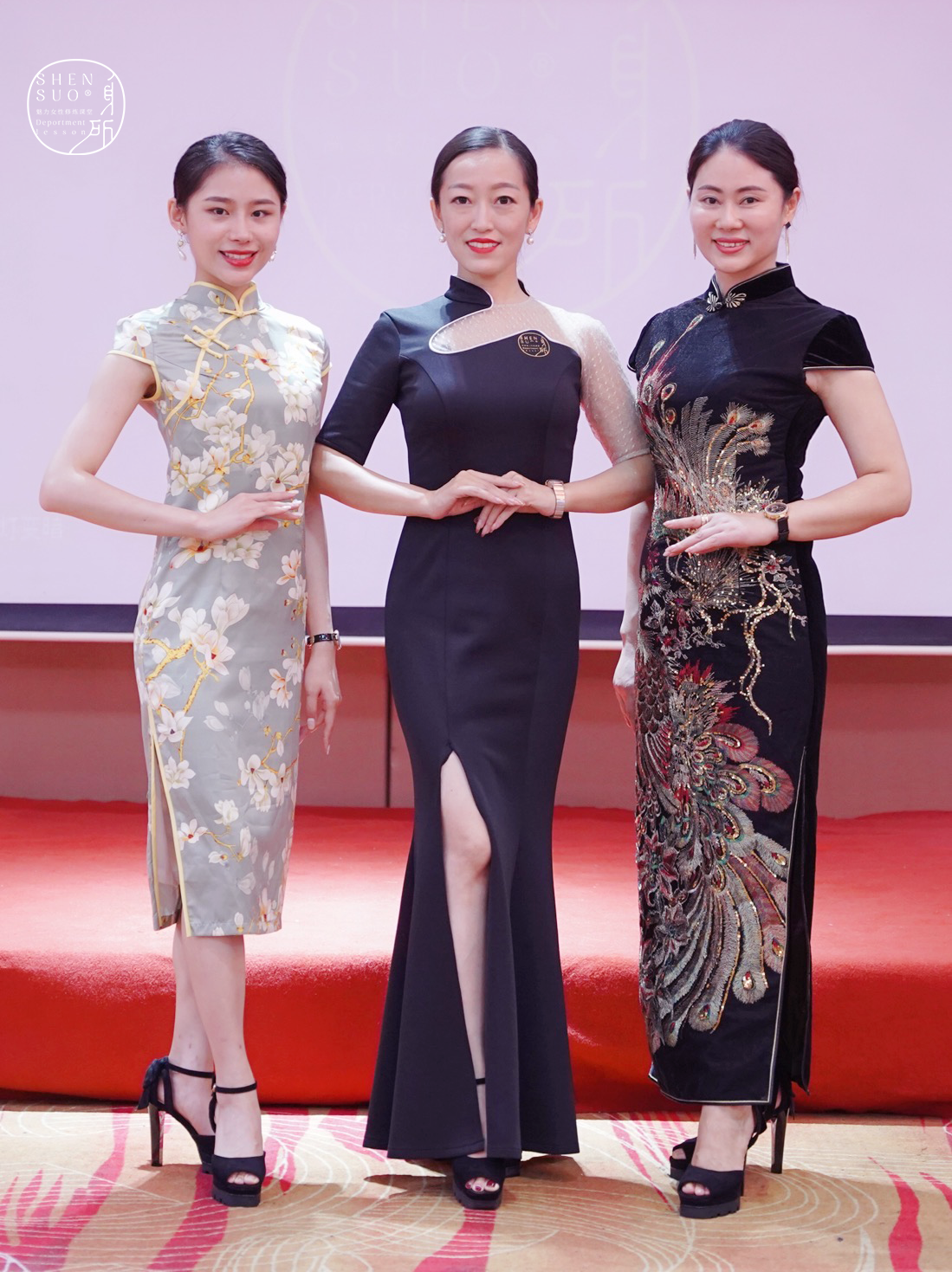 李京蔓|导十五最小的学员，19岁活成了别人羡慕的模样，也收获了美丽事业(图2)