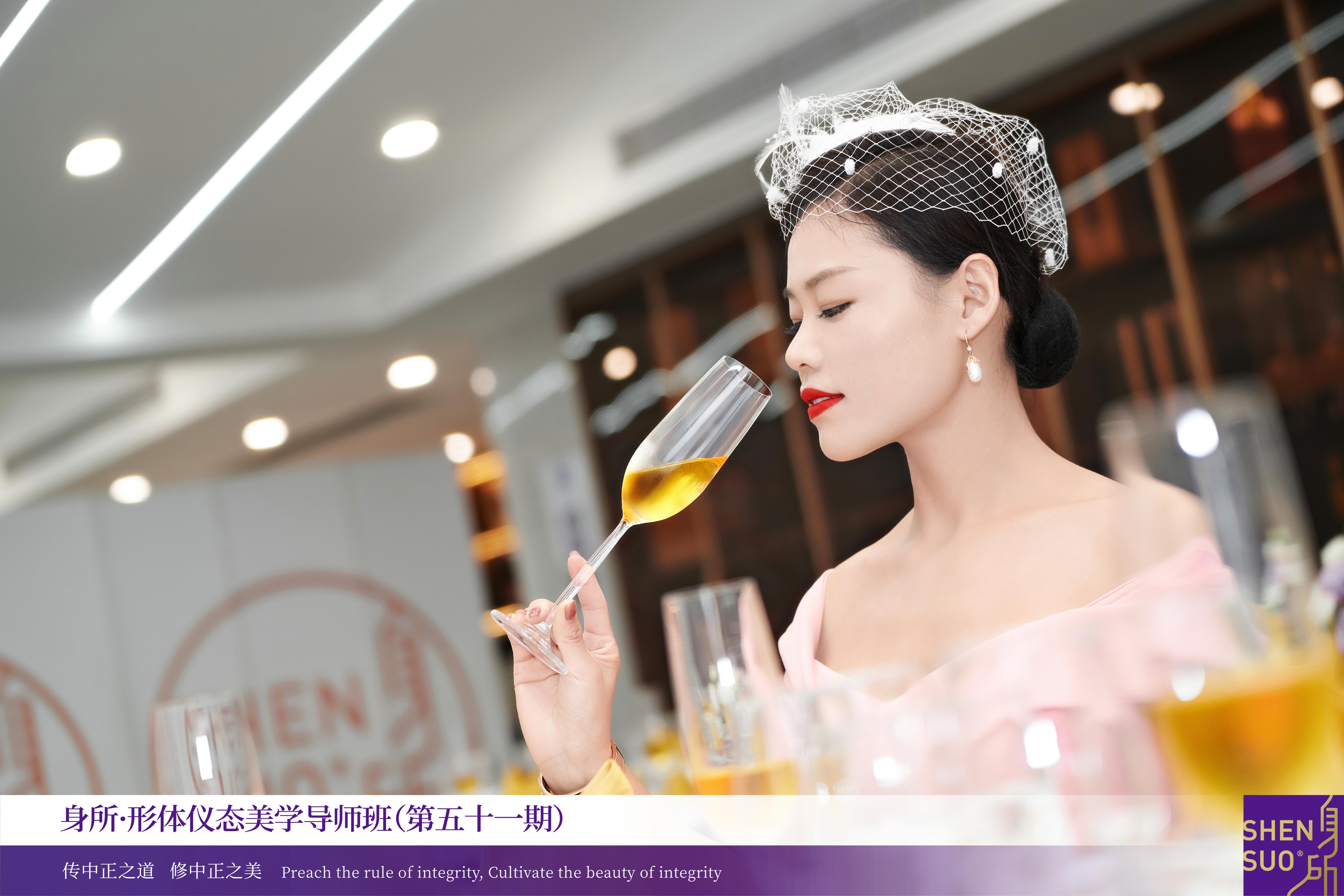 高级感，让女人自带光芒丨身所第51期形体仪态美学导师班学员故事(图5)